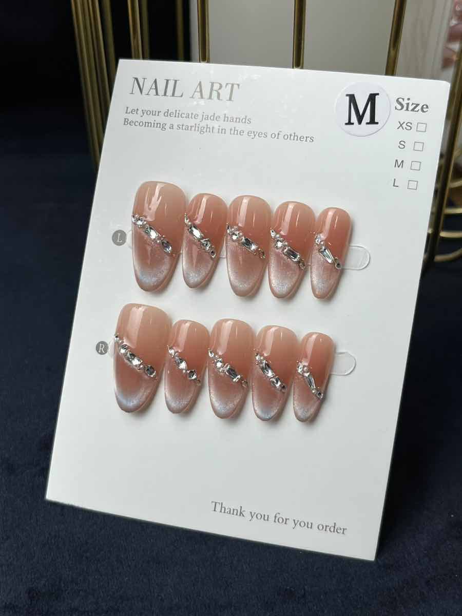 Tudia Oval Mediu-Unghii false lucrate manual
